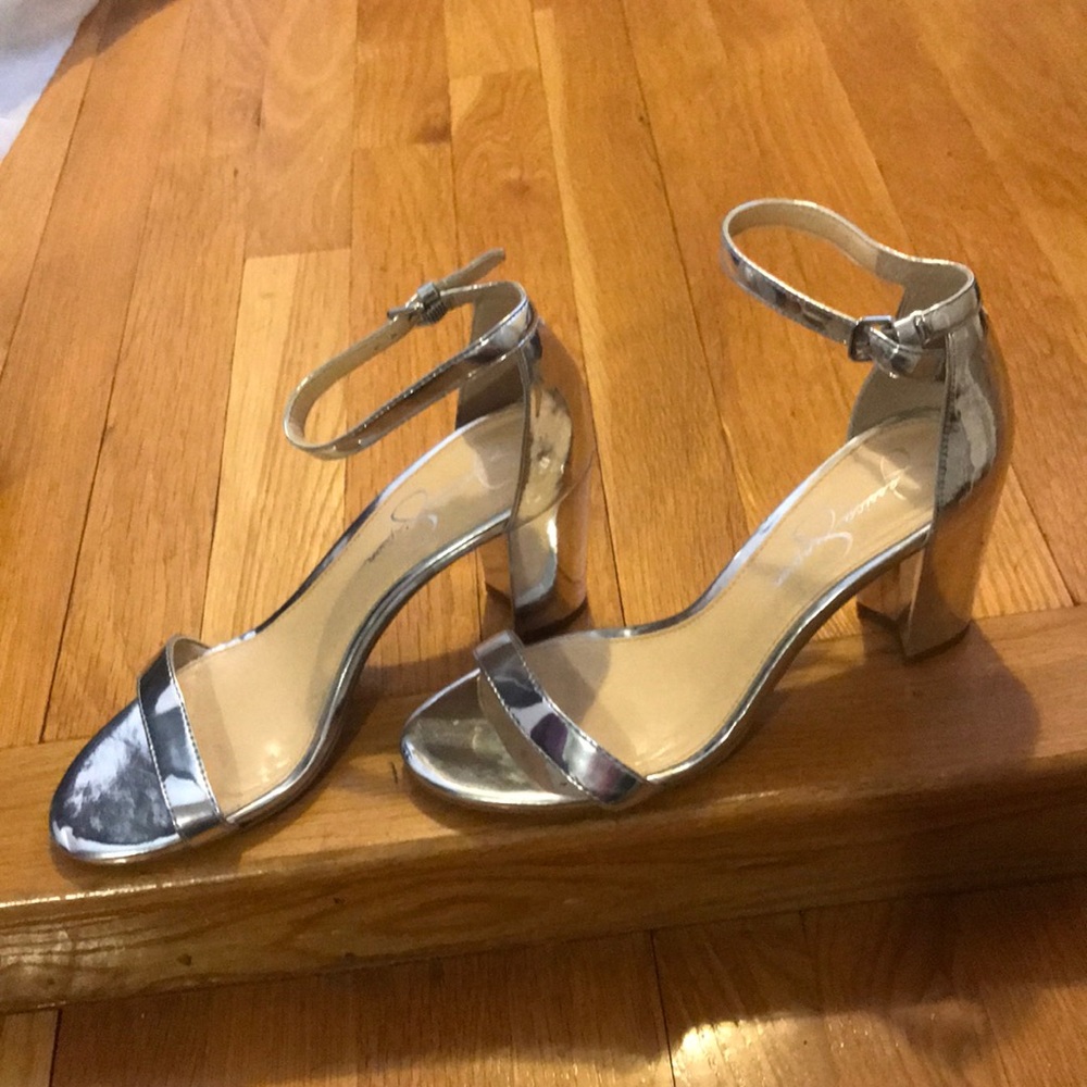 Jessica Simpson Silver heals super comfy